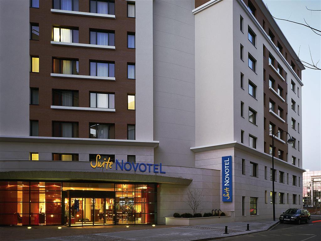 B&B Hotel Rueil-Malmaison Gare Exterior photo